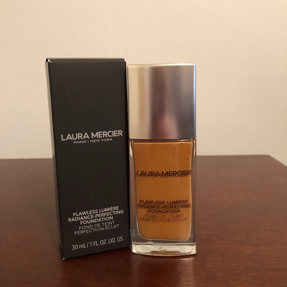 laura mercier Other - LAURA MERCIER Flawless Lumiere Foundation - Nutmeg